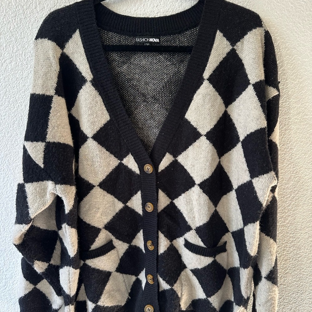 Fashion Nova Black and Cream Geometric Cardigan